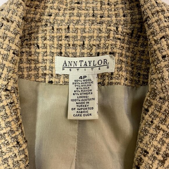 Elevate your wardrobe with this - Picture 6 of 8